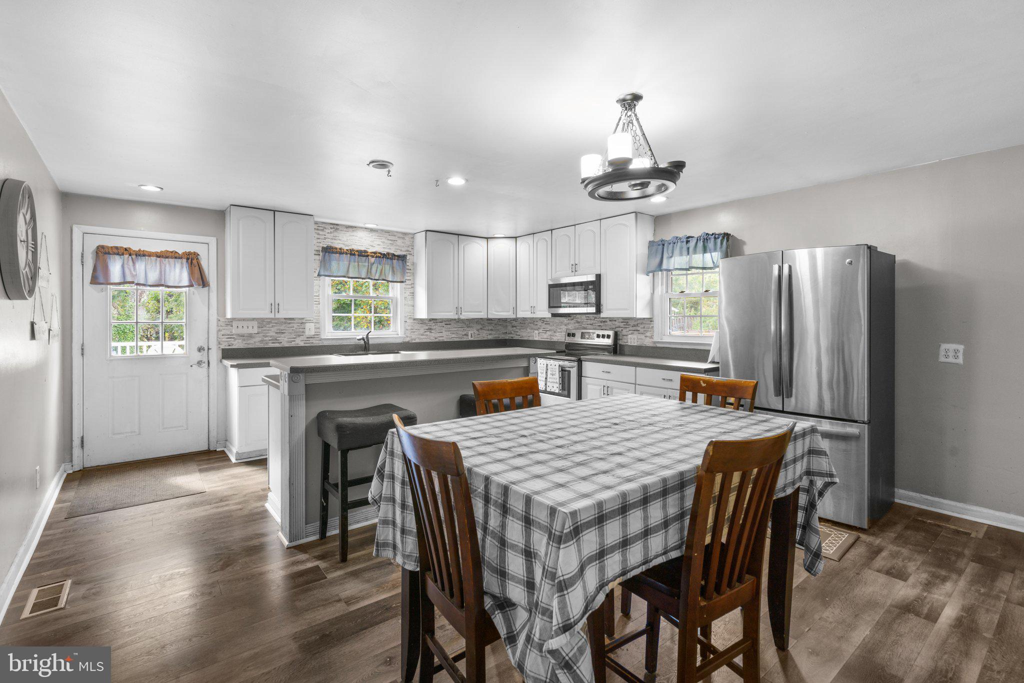 CEDAR MANOR - Residential