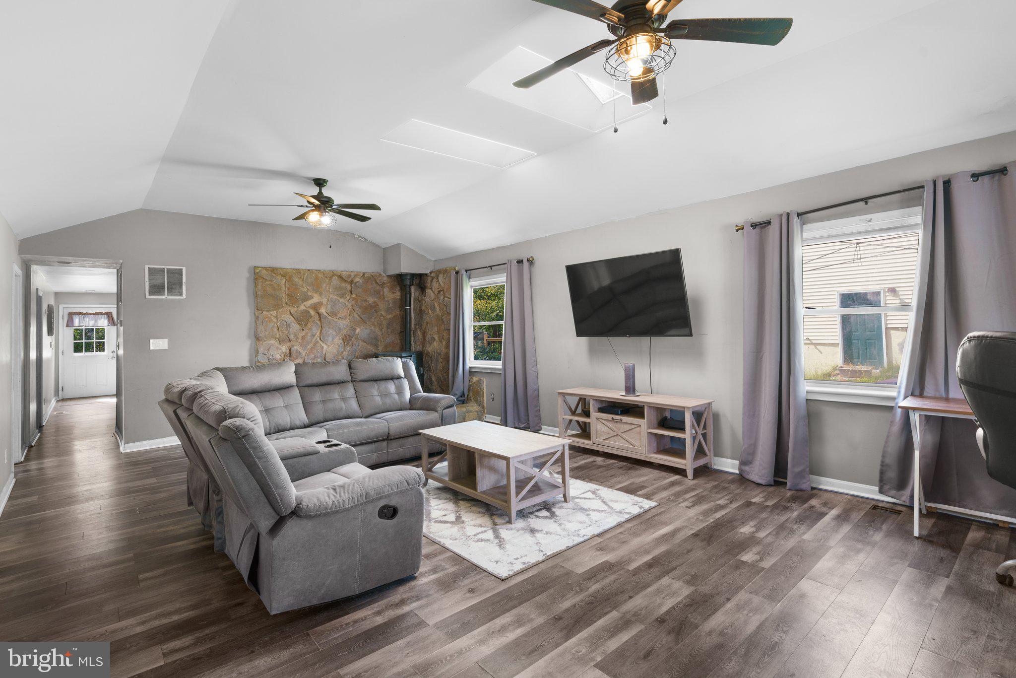 CEDAR MANOR - Residential