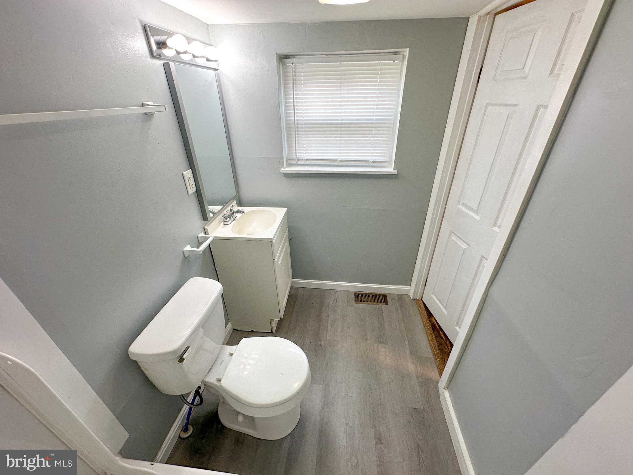 FRANKFORD - Residential Lease