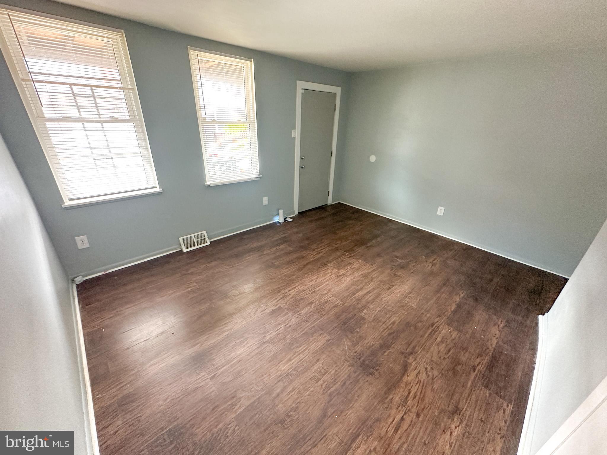 FRANKFORD - Residential Lease