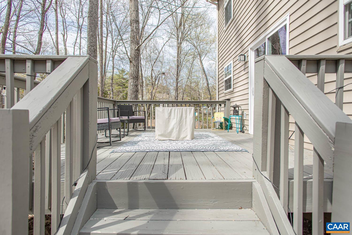 LAKE MONTICELLO - Residential