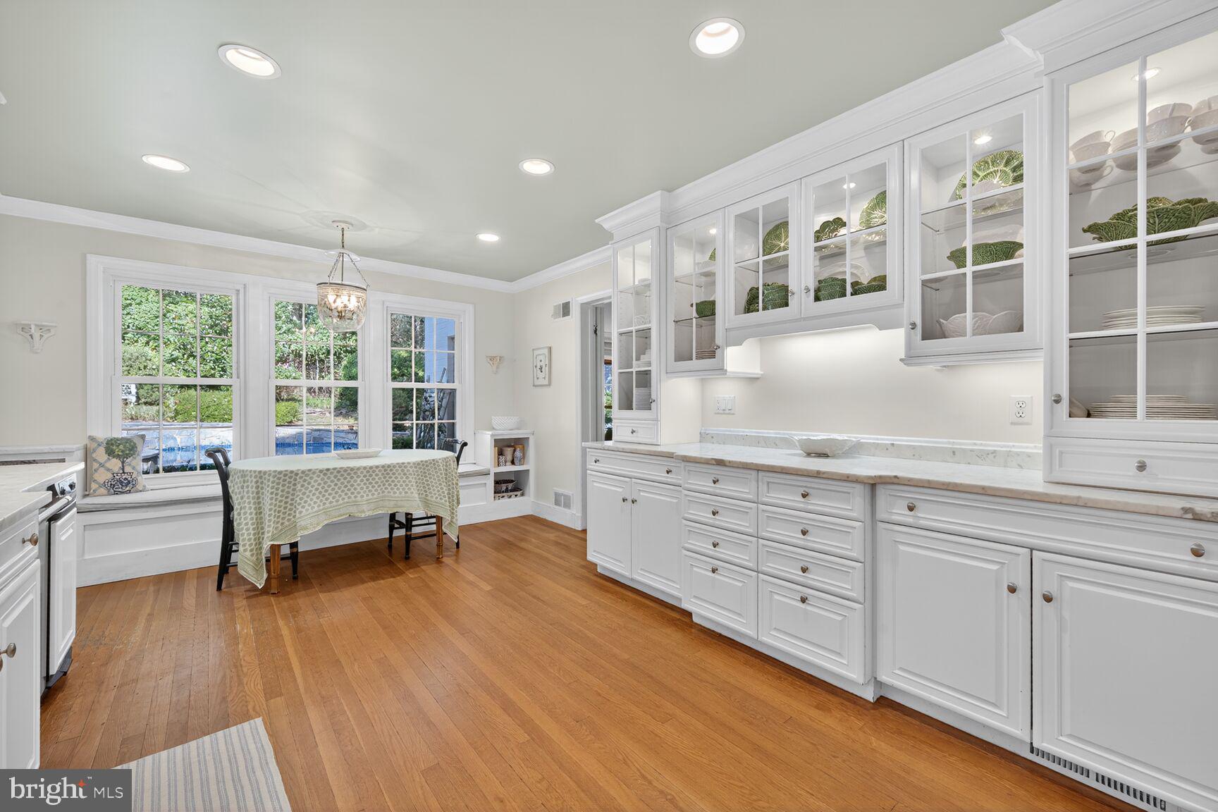 BANNOCKBURN ESTATES - Residential