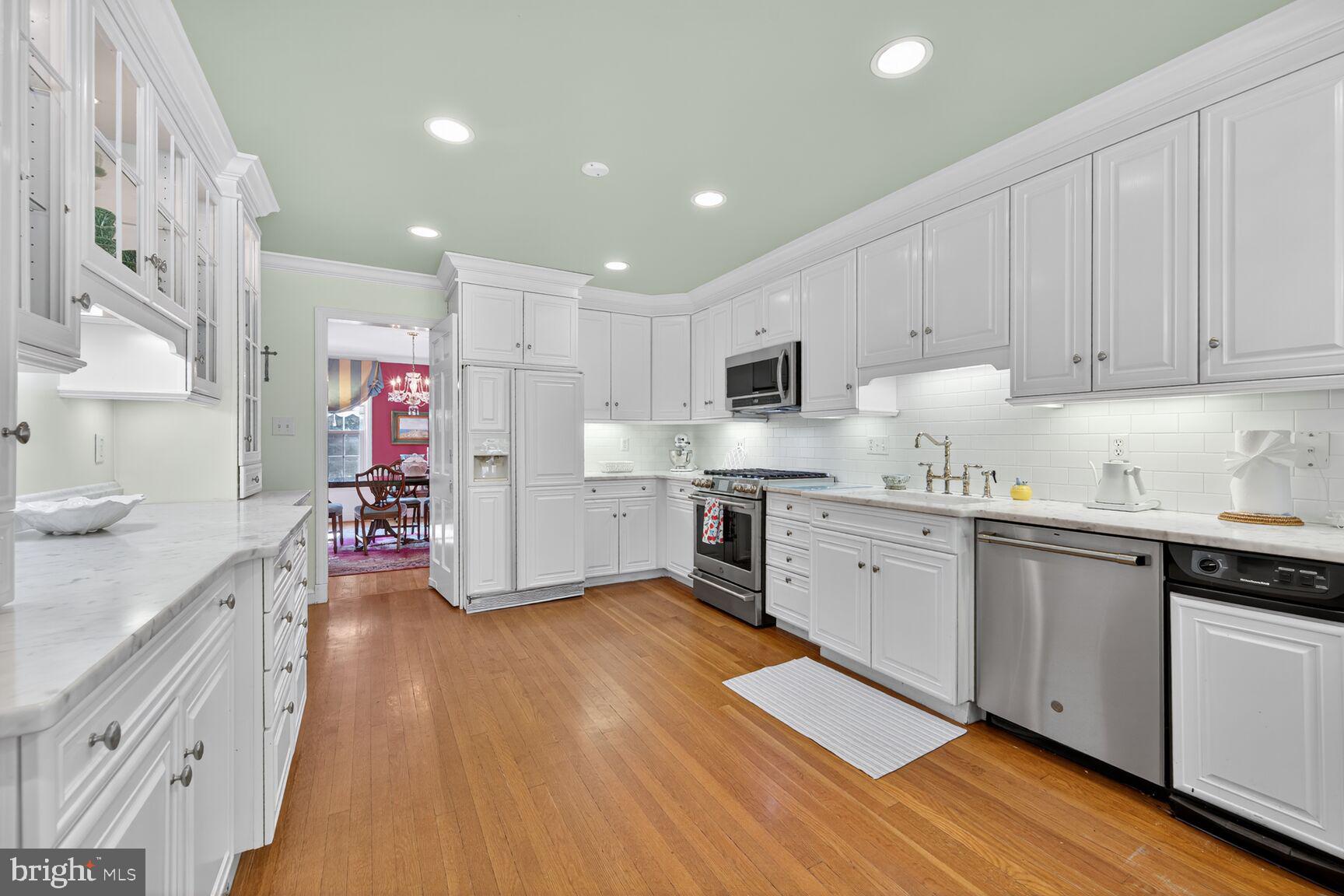 BANNOCKBURN ESTATES - Residential