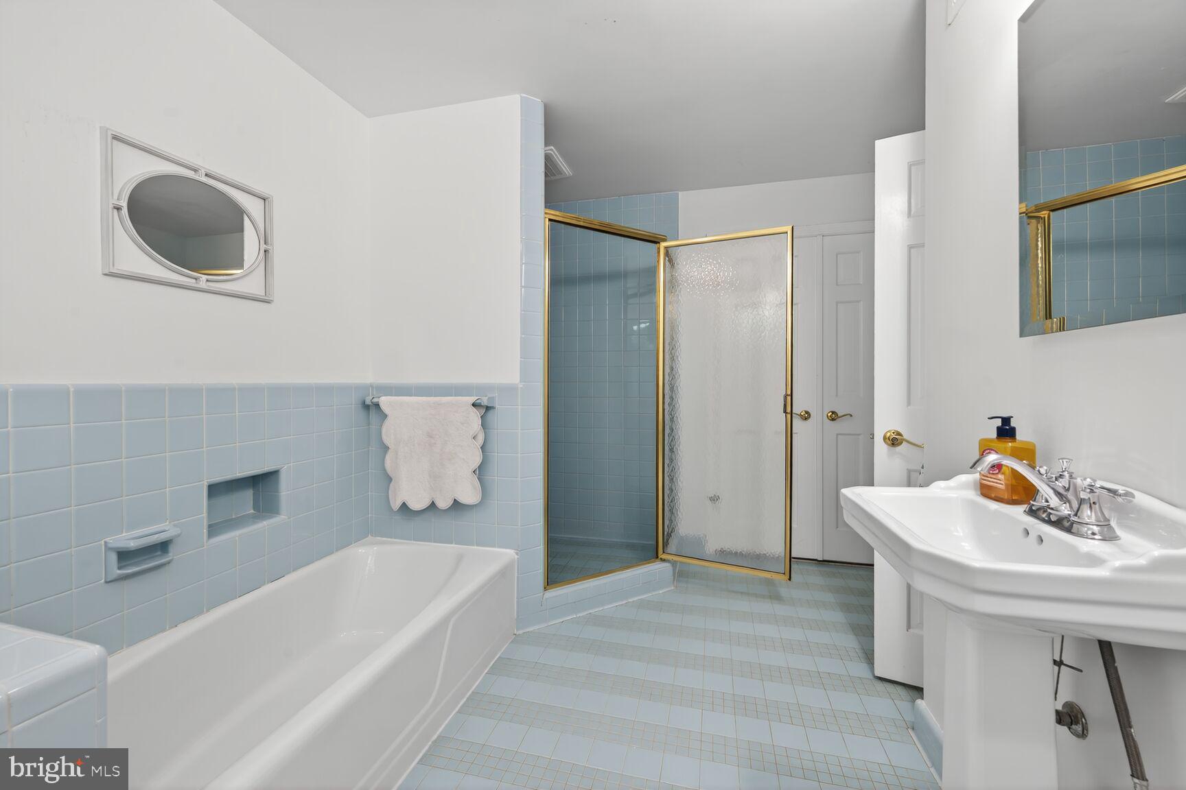 BANNOCKBURN ESTATES - Residential