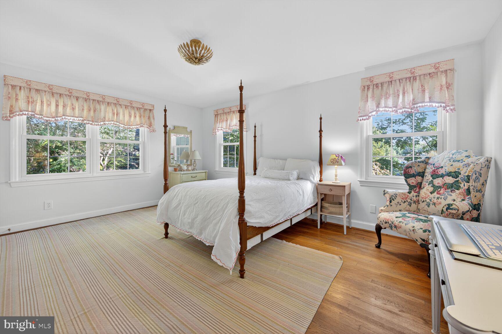 BANNOCKBURN ESTATES - Residential