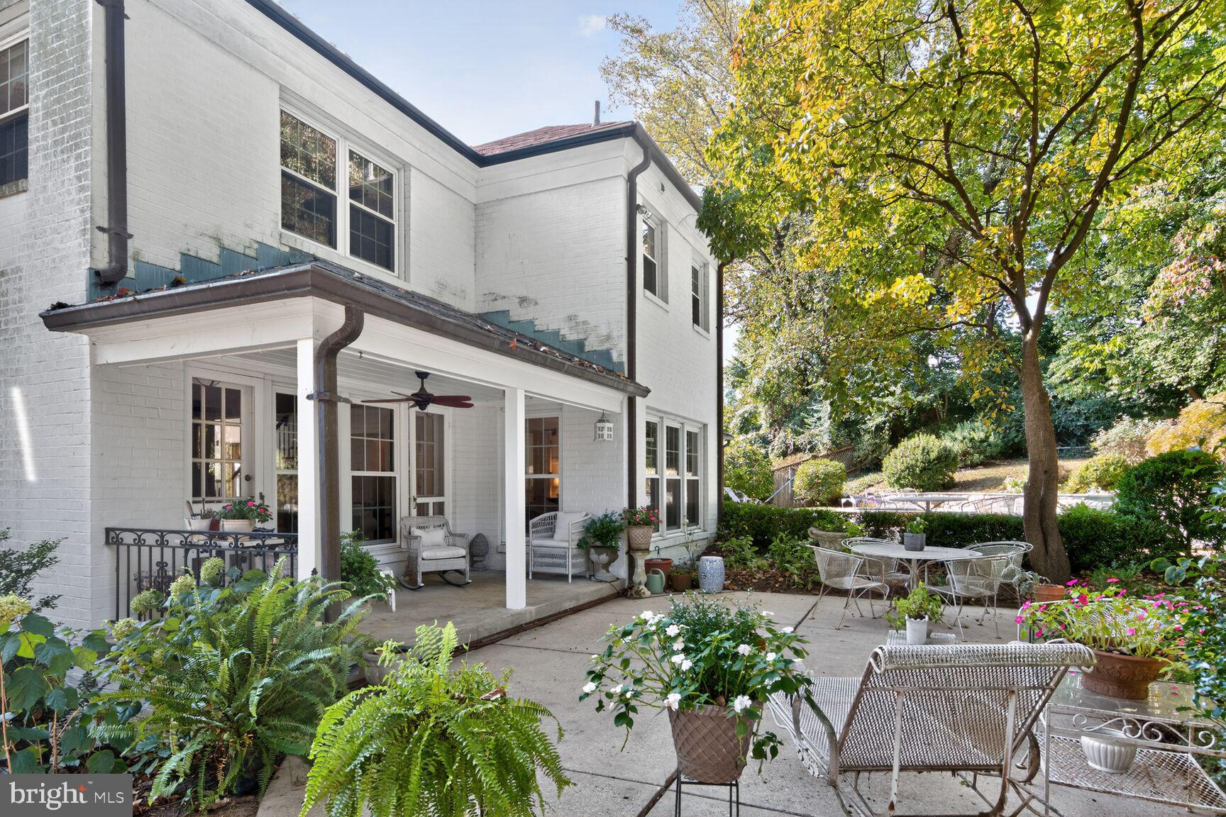 BANNOCKBURN ESTATES - Residential