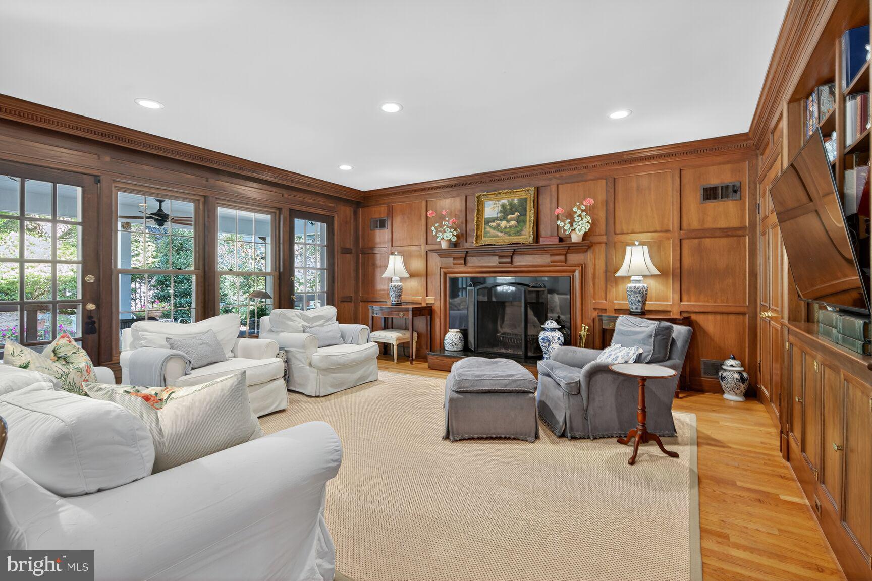 BANNOCKBURN ESTATES - Residential