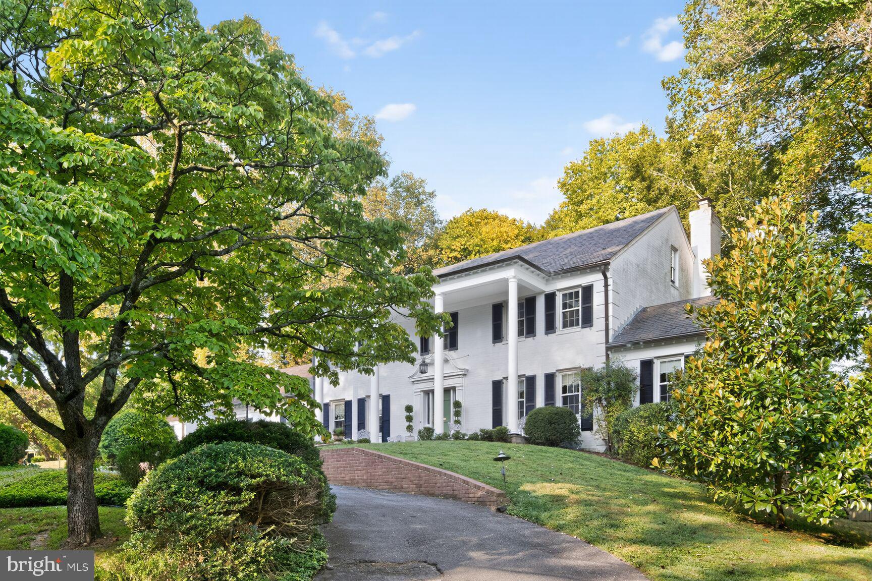 BANNOCKBURN ESTATES - Residential