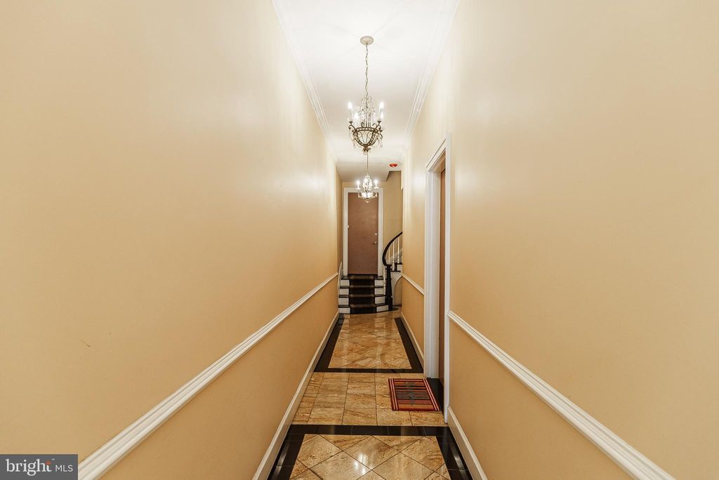 Photo of 2049 Walnut Street #1R, PHILADELPHIA, PA 19103 (MLS # PAPH2532114)