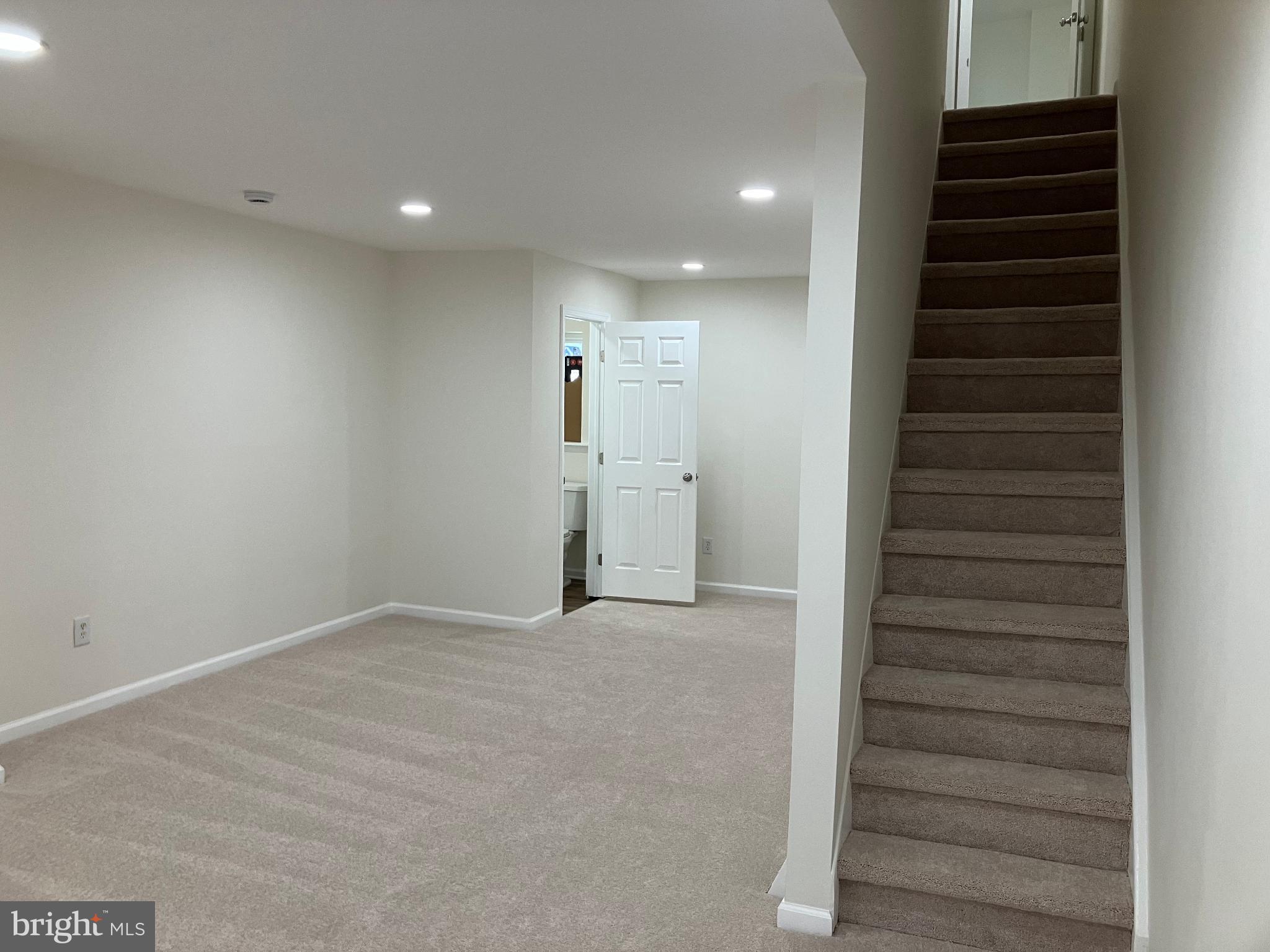 SHARSWOOD - Residential