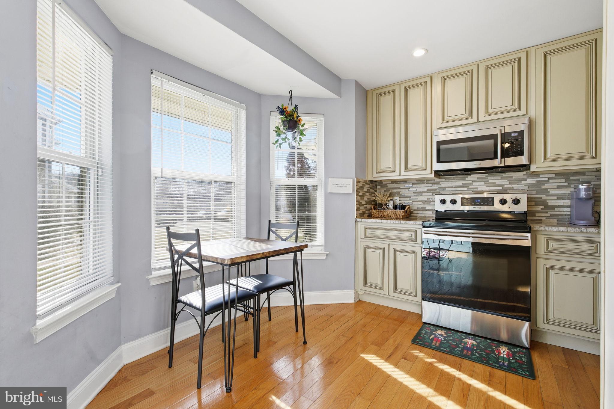 606 BUTTONWOODS ROAD