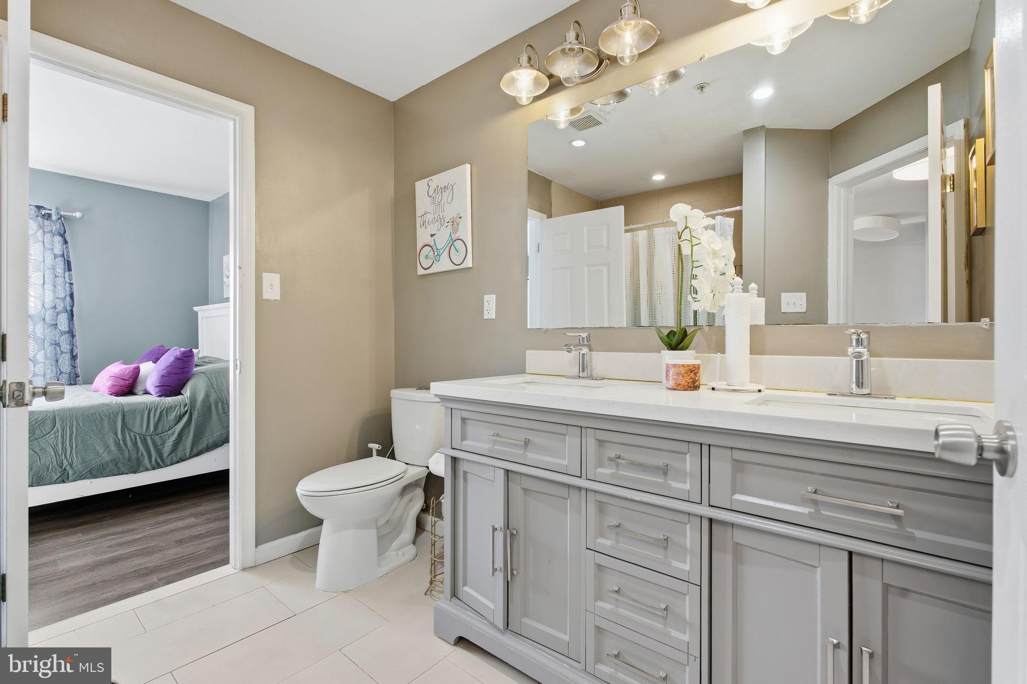 HOLLY HALL - Residential