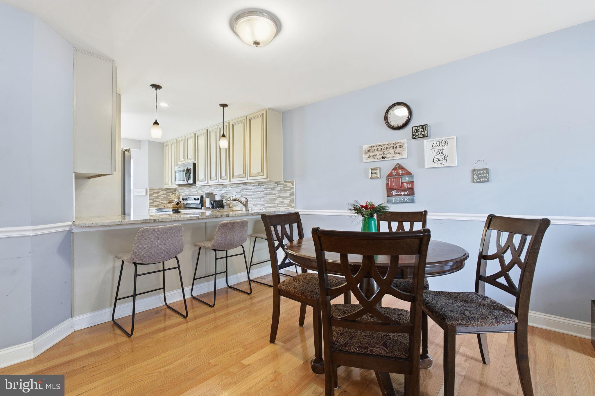 HOLLY HALL - Residential