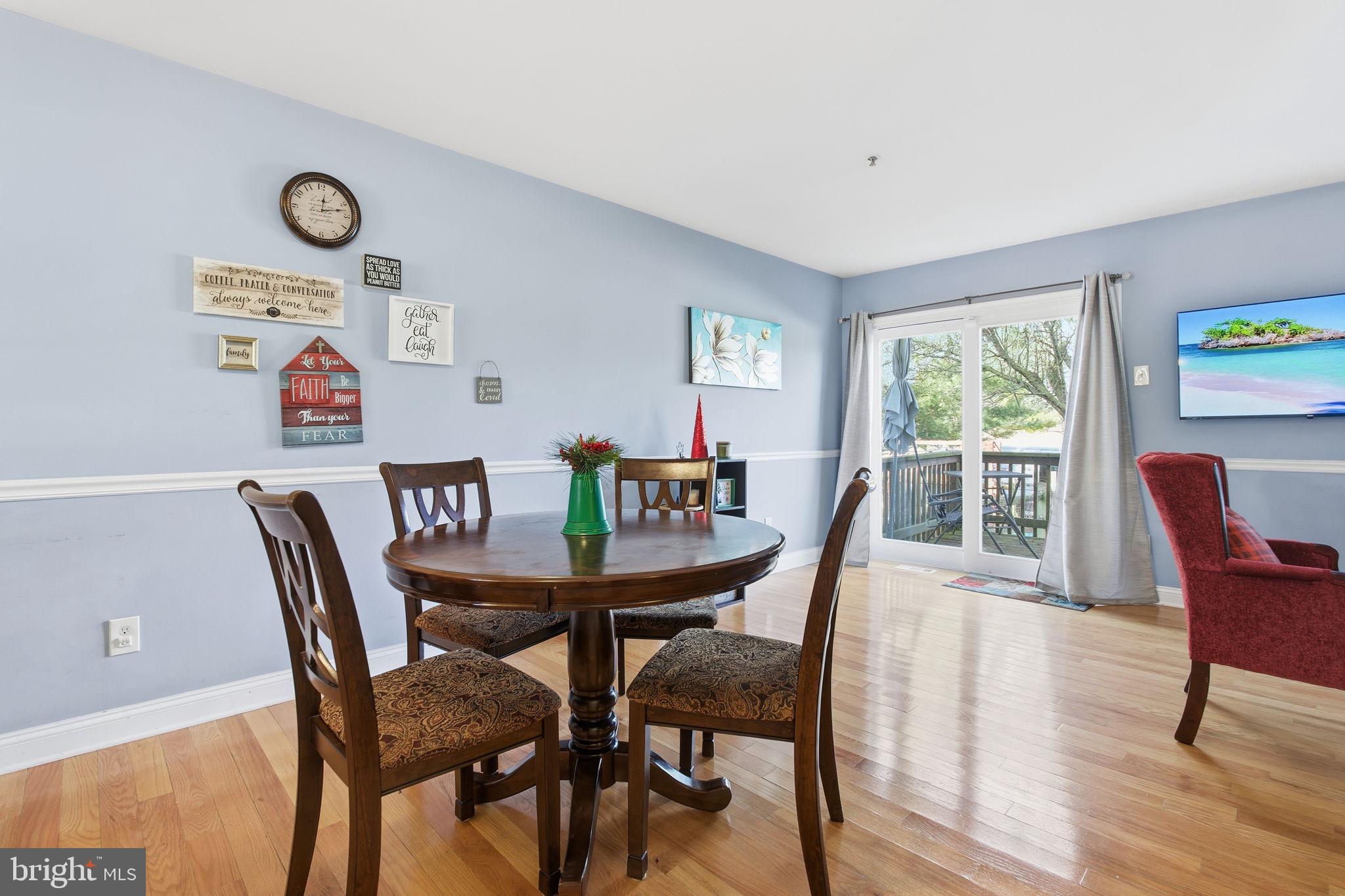 HOLLY HALL - Residential