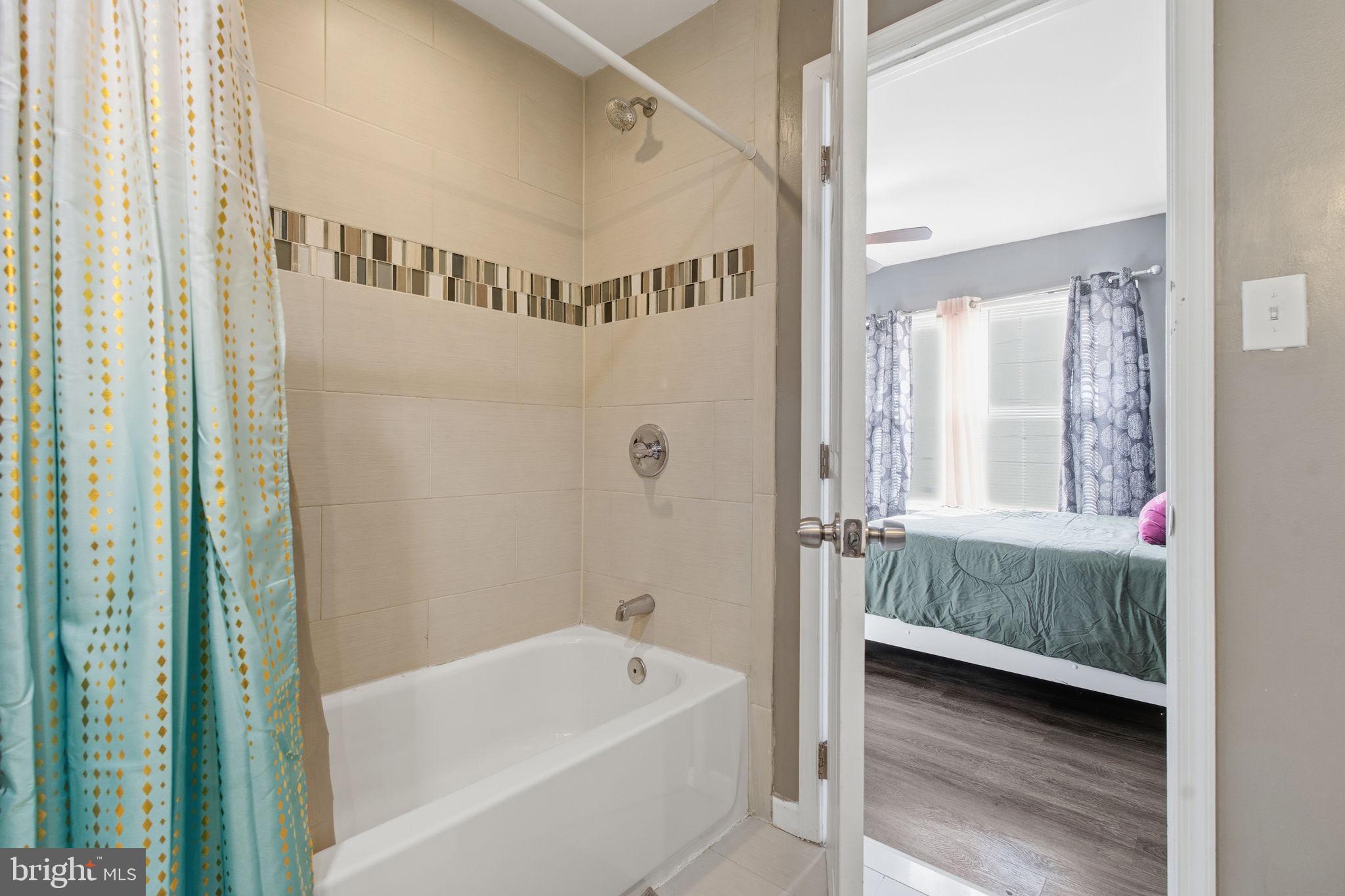 HOLLY HALL - Residential