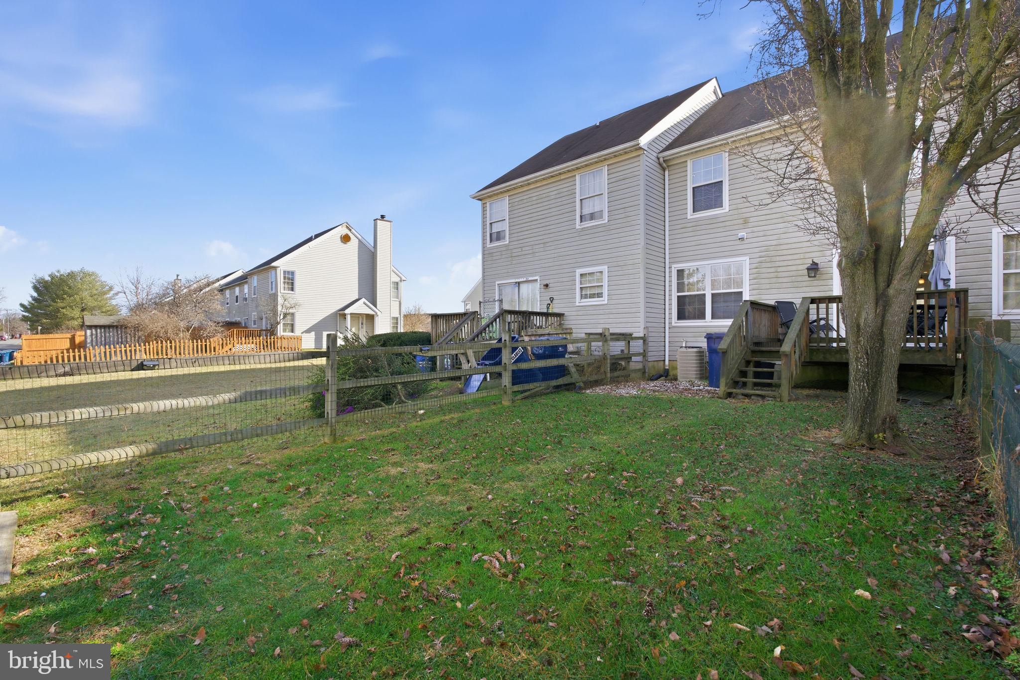 HOLLY HALL - Residential