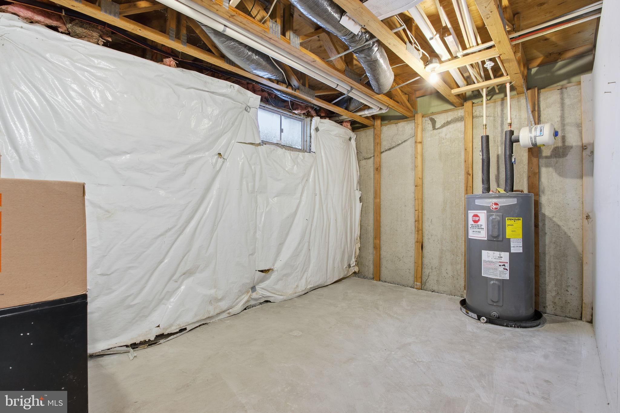 HOLLY HALL - Residential