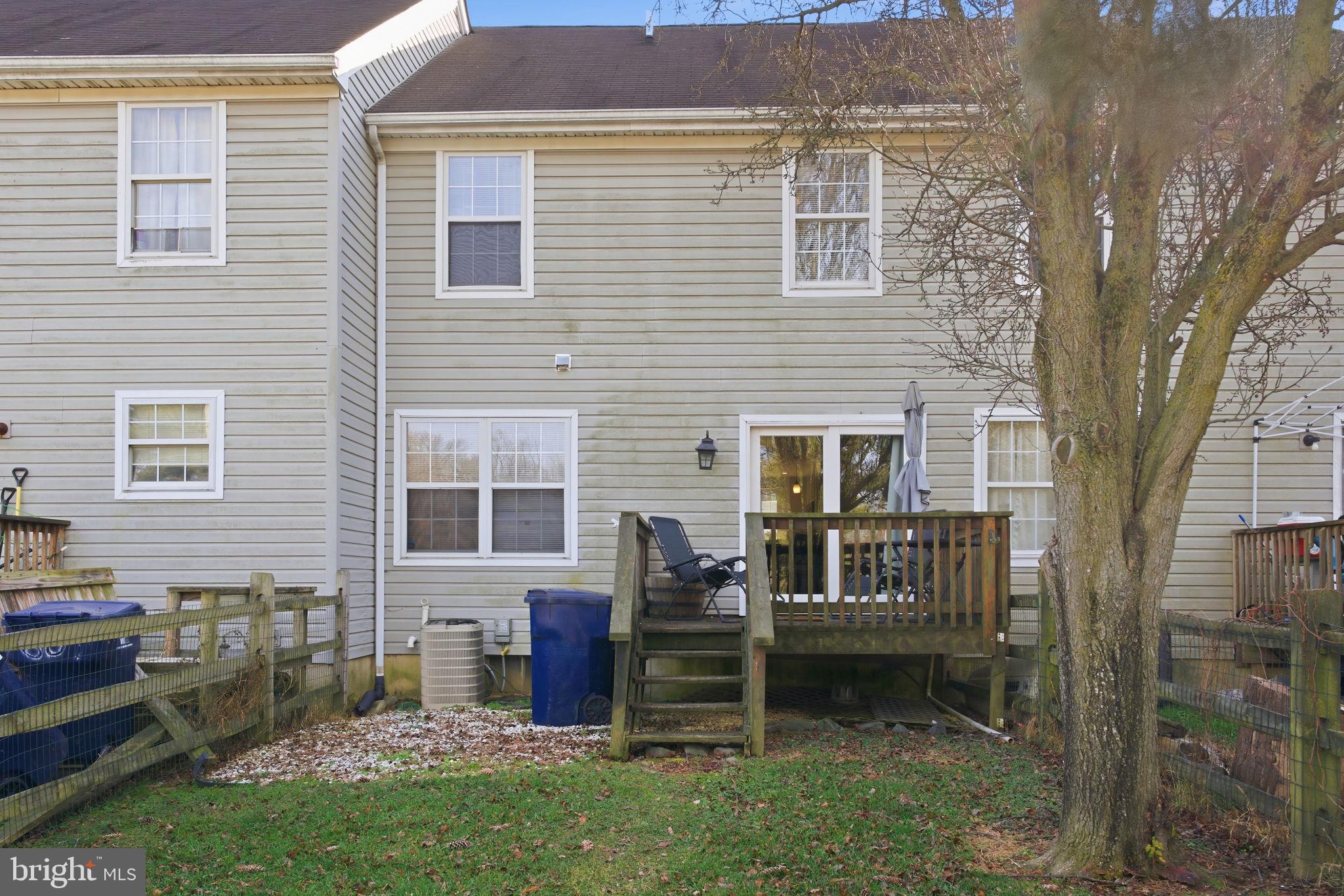 HOLLY HALL - Residential