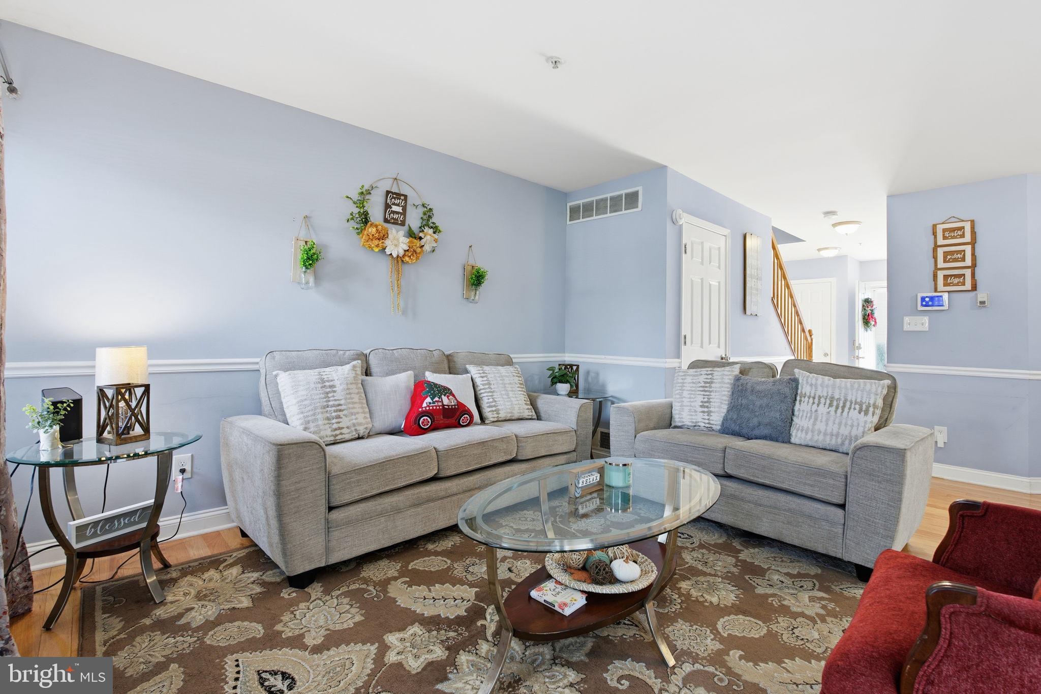 HOLLY HALL - Residential