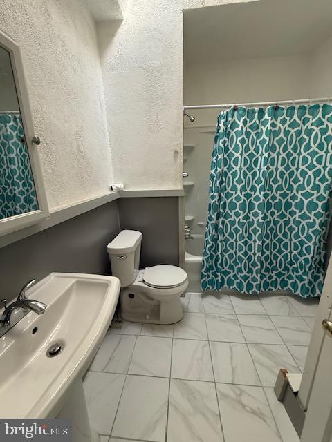 WEST OAK LANE - Residential Lease