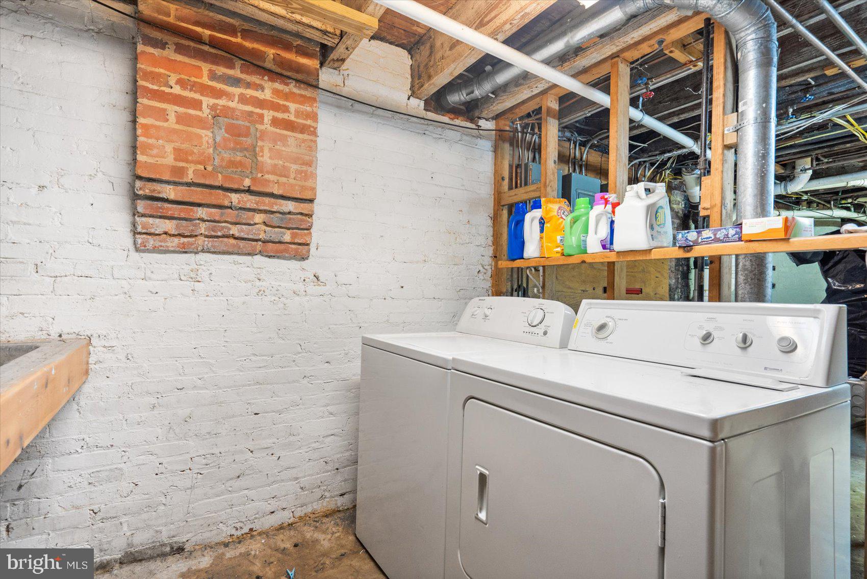 CHARLES VILLAGE - Residential Lease