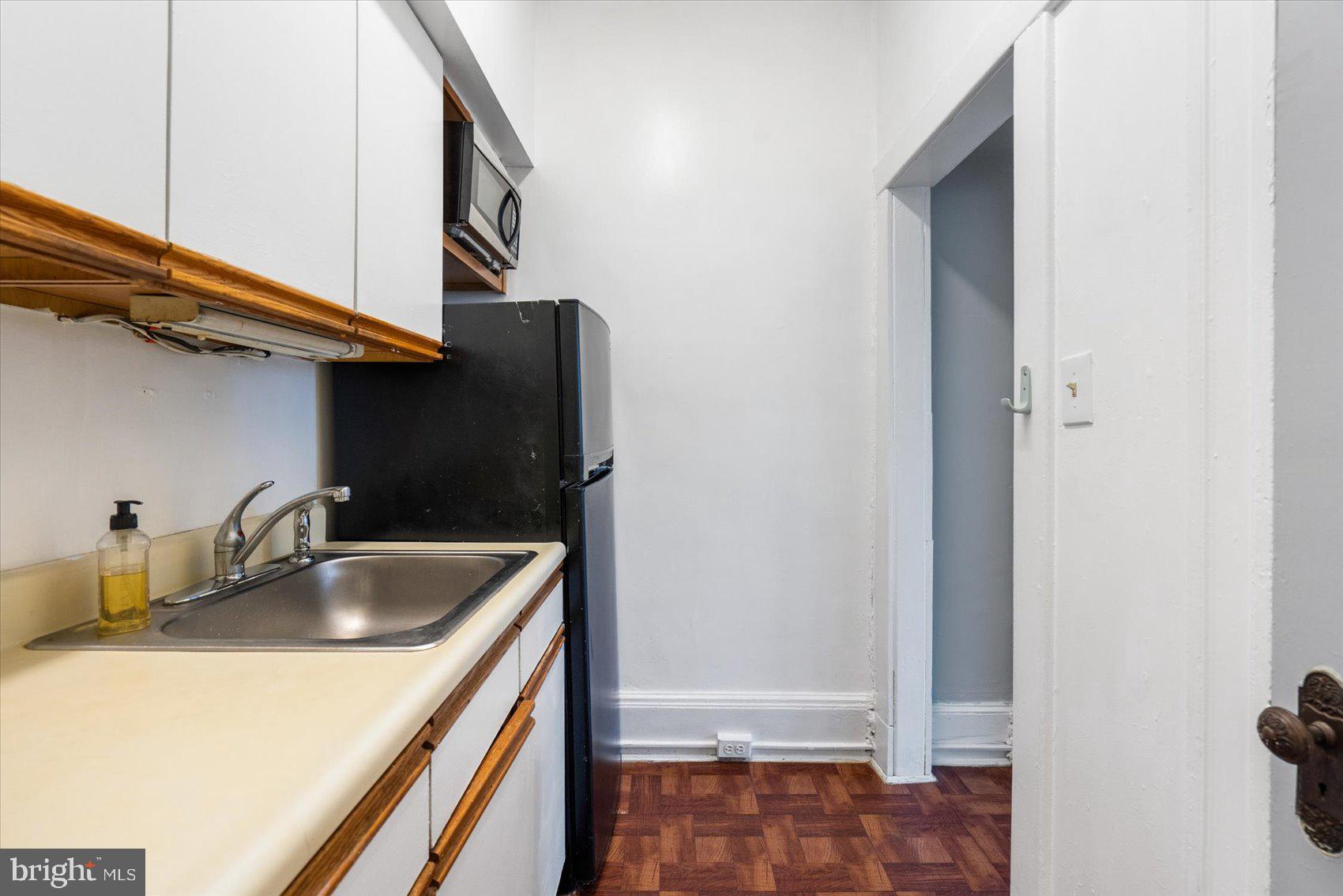 CHARLES VILLAGE - Residential Lease