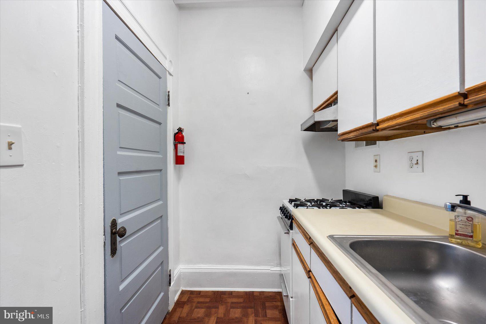 CHARLES VILLAGE - Residential Lease