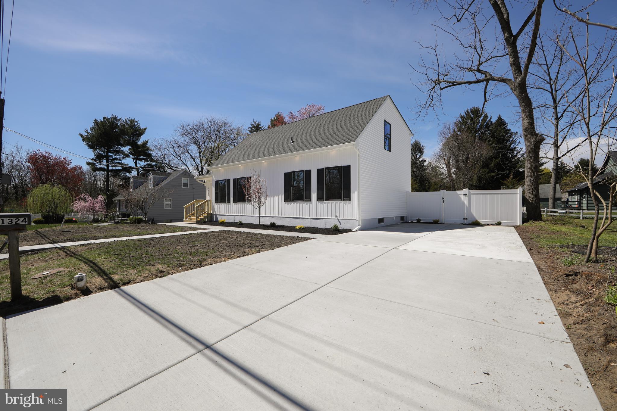 1324 CHARLESTON ROAD