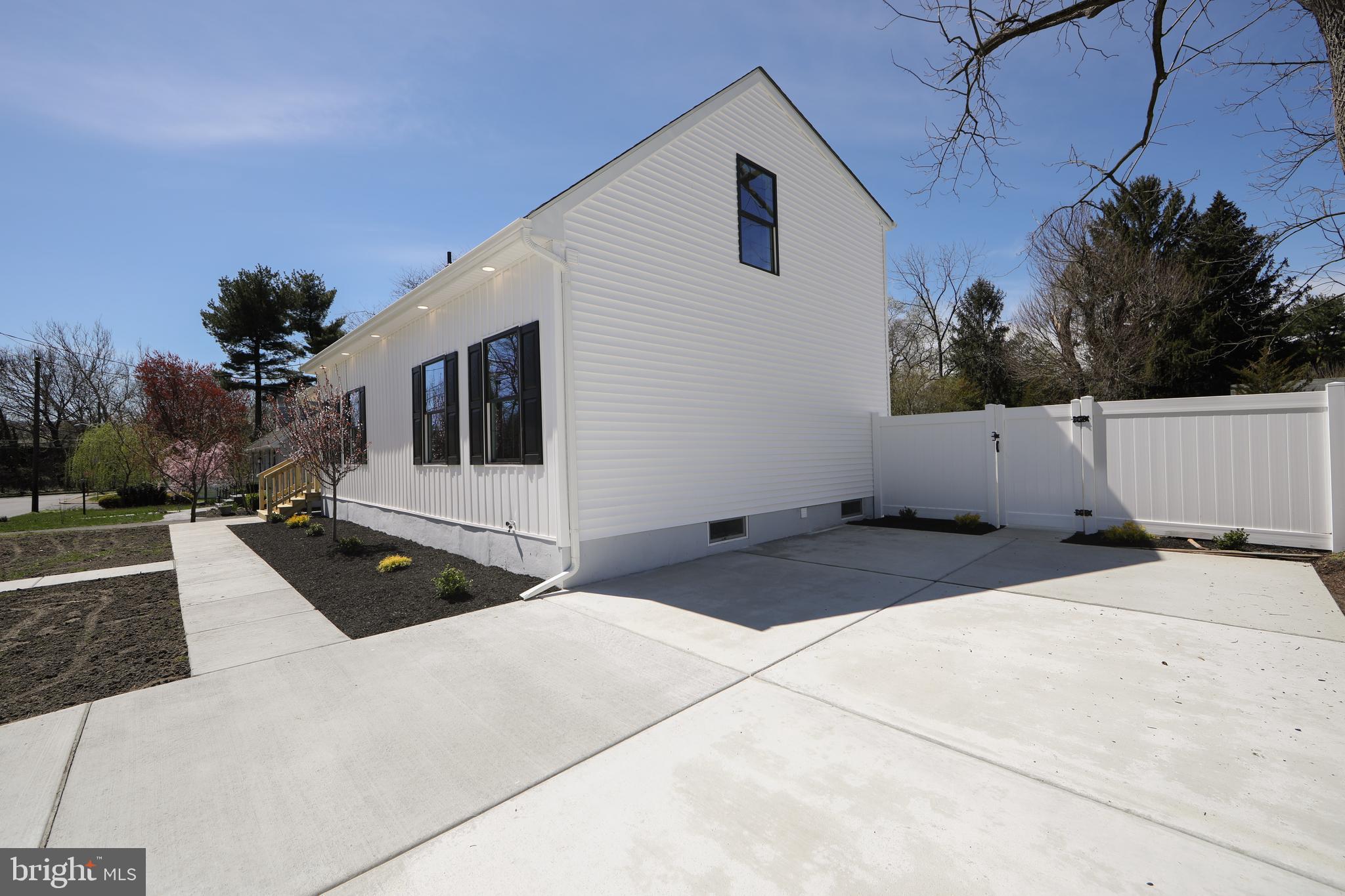 1324 CHARLESTON ROAD