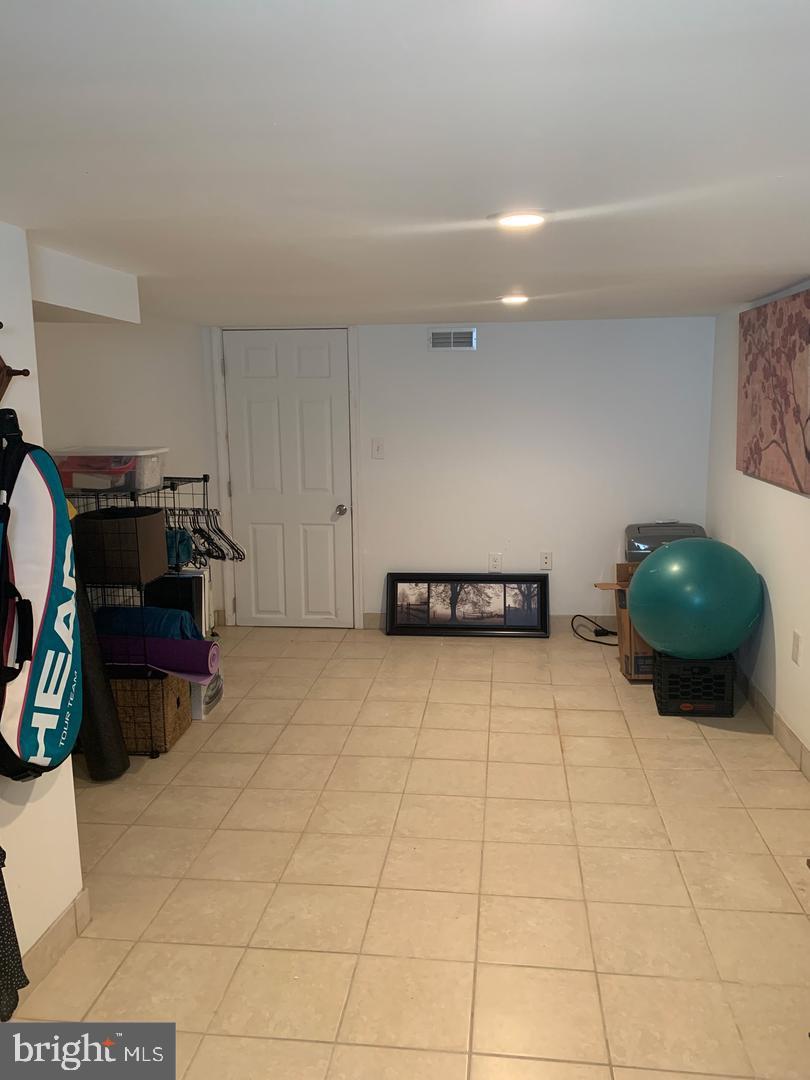 EAST KENSINGTON - Residential Lease