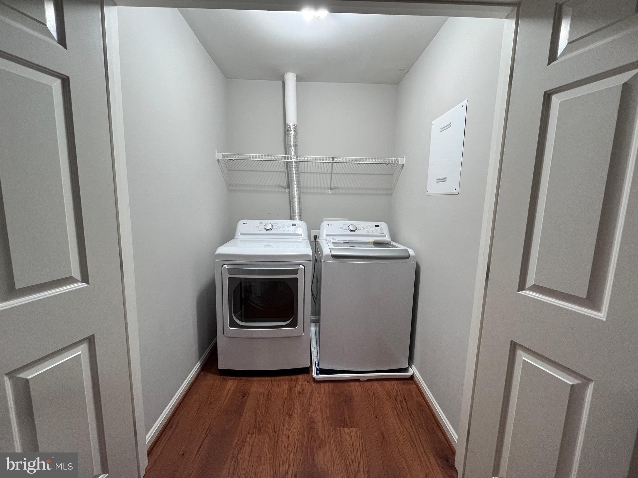 TOWNES OF MANCHESTER WOODS - Residential