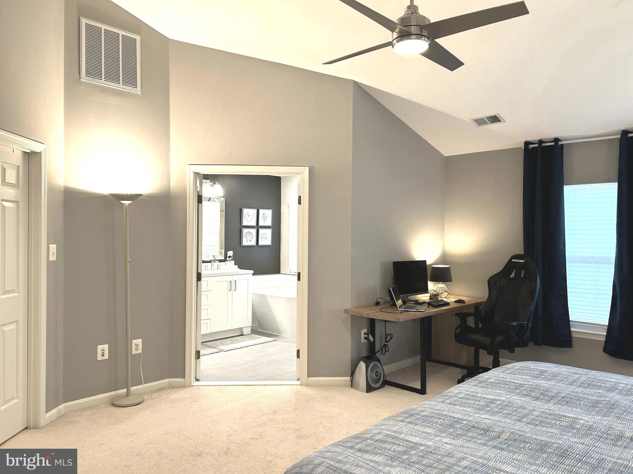 TOWNES OF MANCHESTER WOODS - Residential