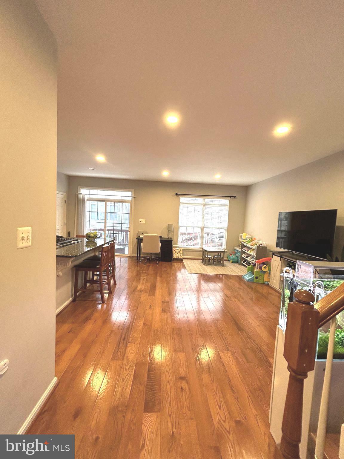 TOWNES OF MANCHESTER WOODS - Residential