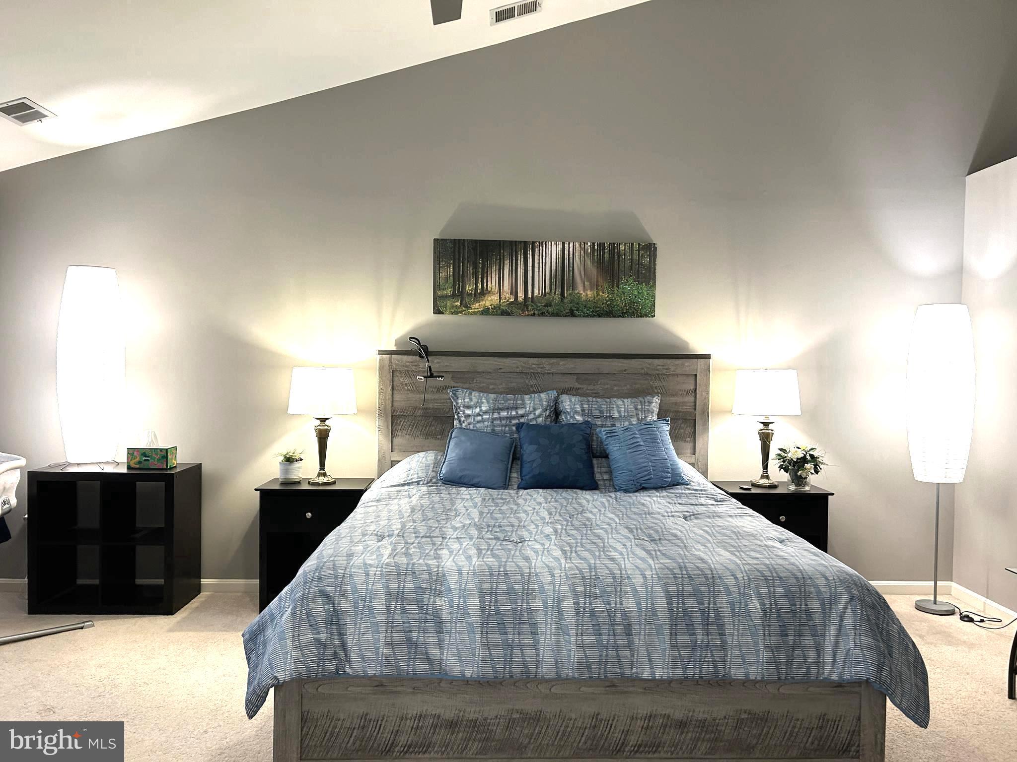 TOWNES OF MANCHESTER WOODS - Residential