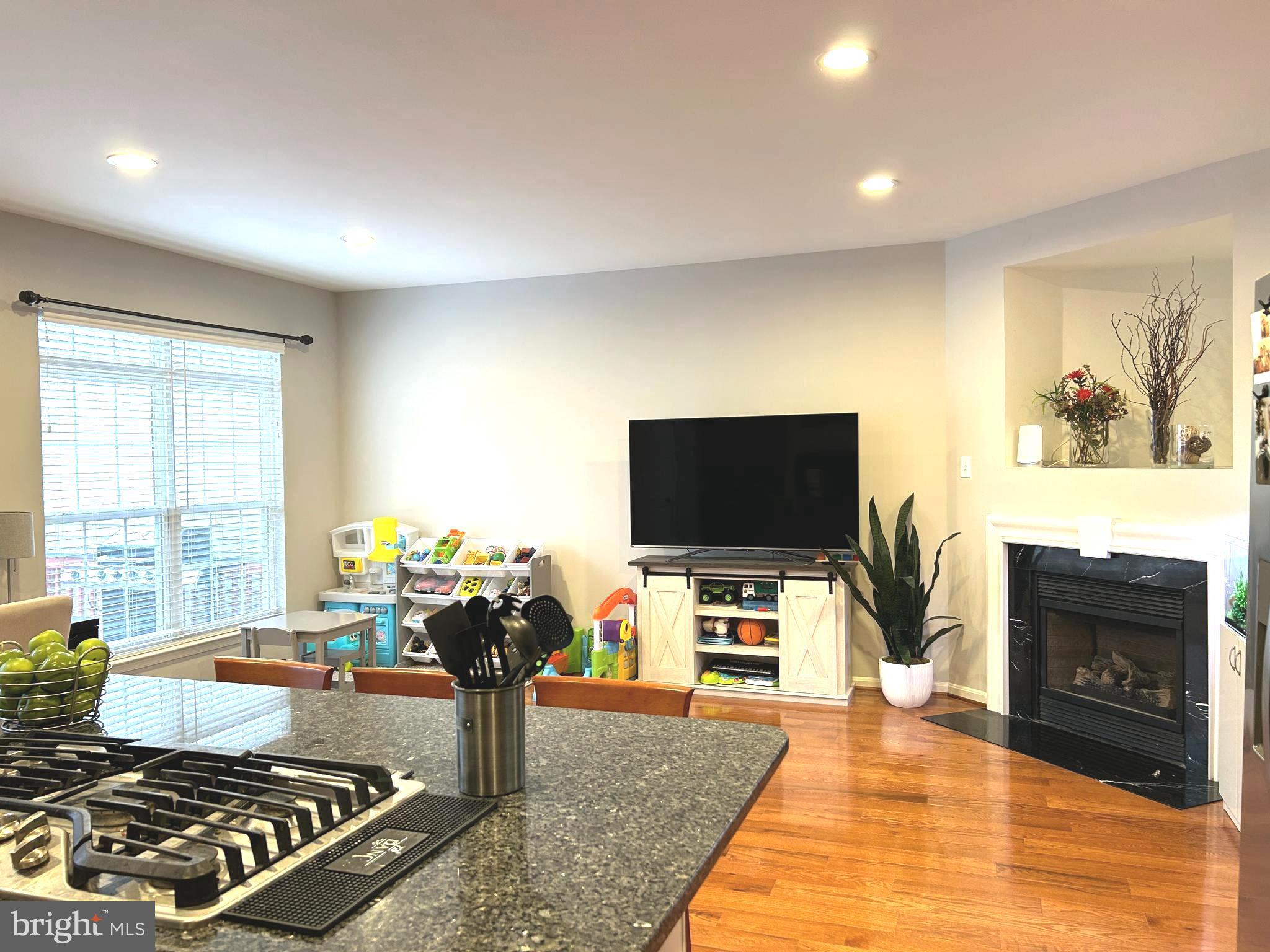 TOWNES OF MANCHESTER WOODS - Residential