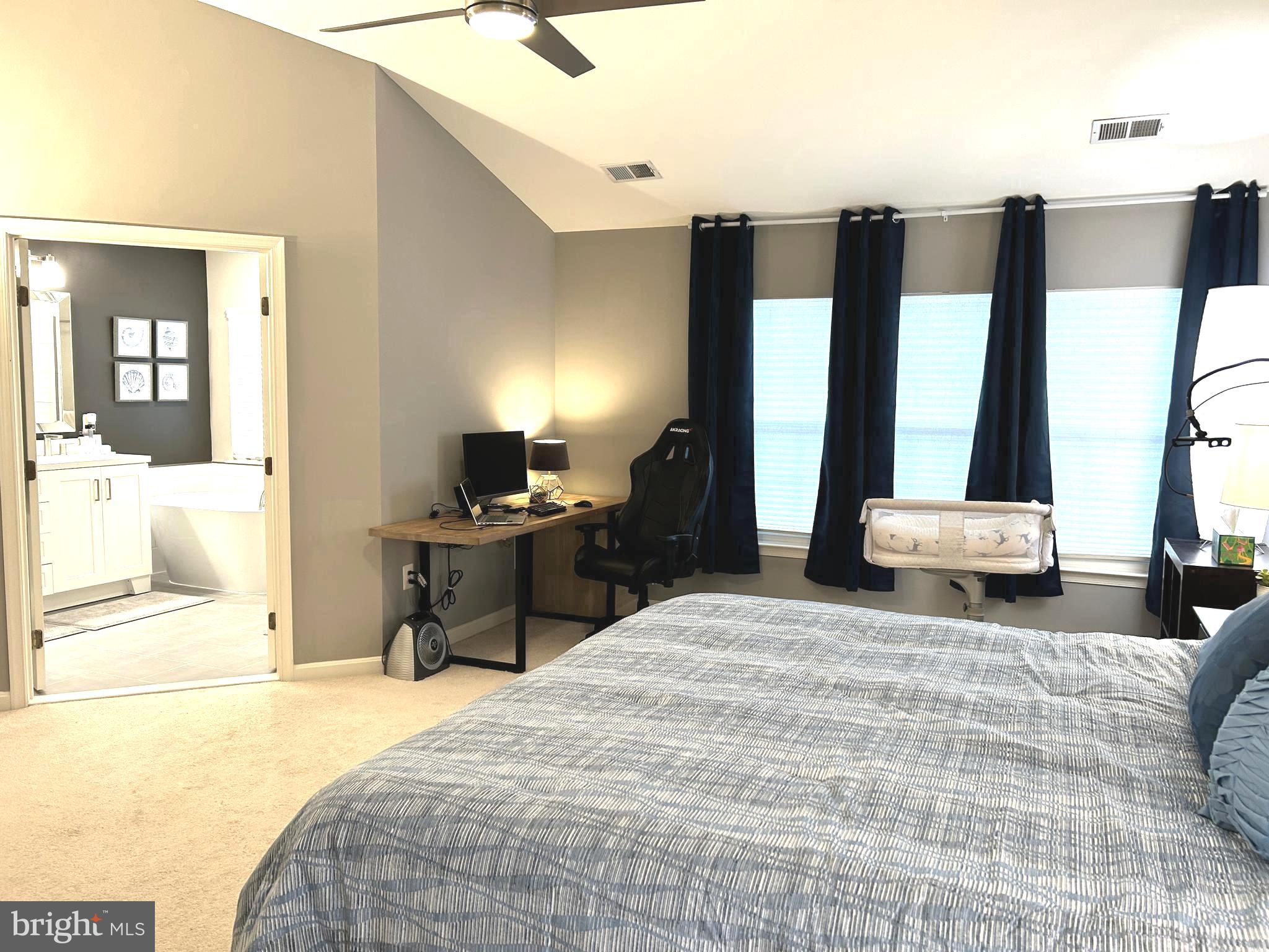 TOWNES OF MANCHESTER WOODS - Residential