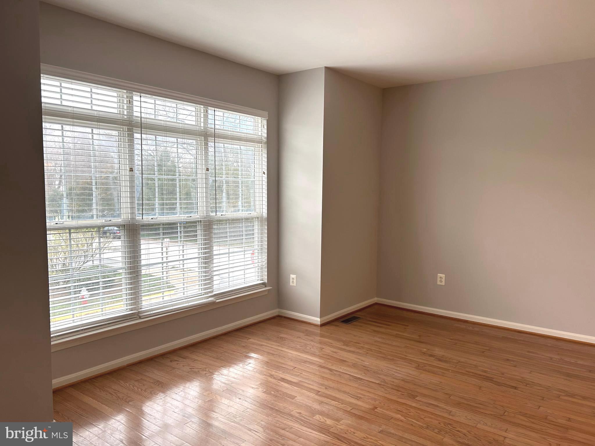 TOWNES OF MANCHESTER WOODS - Residential