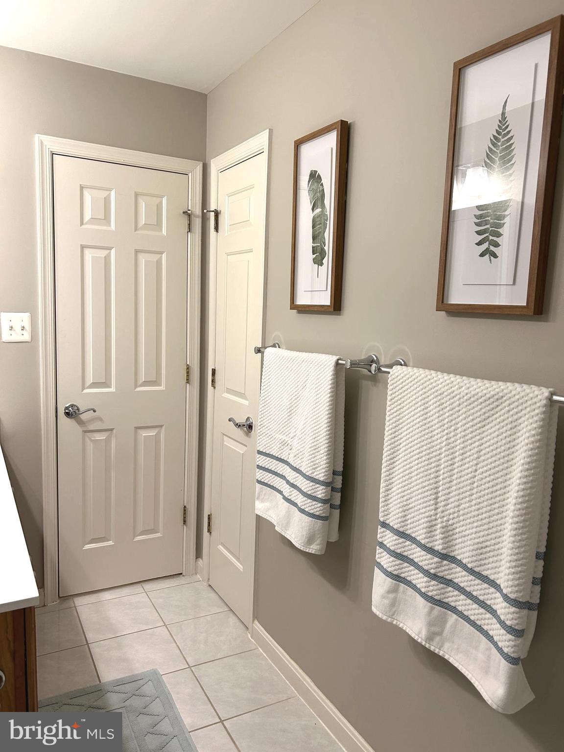 TOWNES OF MANCHESTER WOODS - Residential