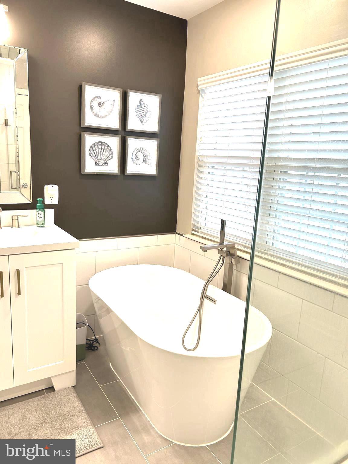 TOWNES OF MANCHESTER WOODS - Residential