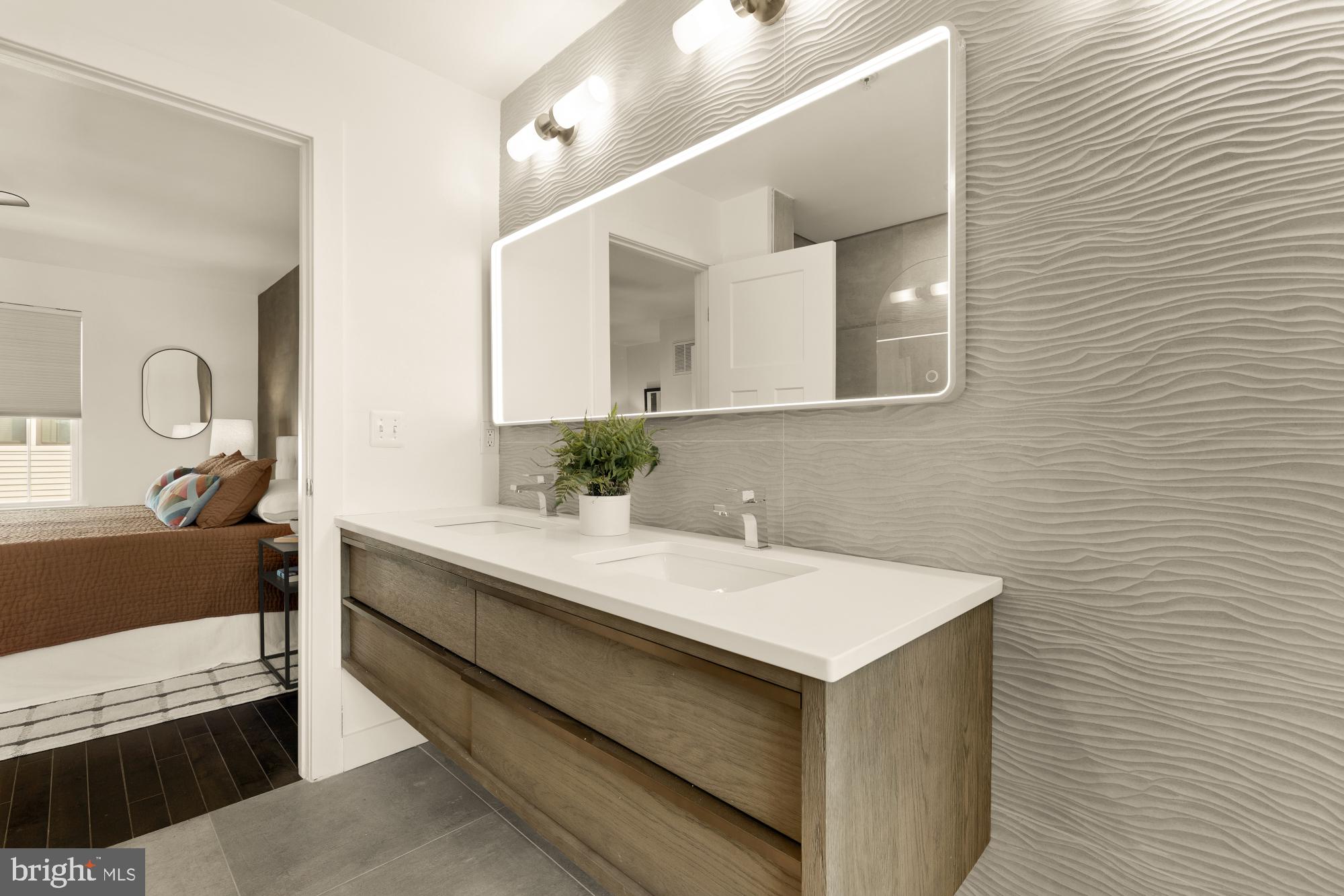 HYATTSVILLE - Residential