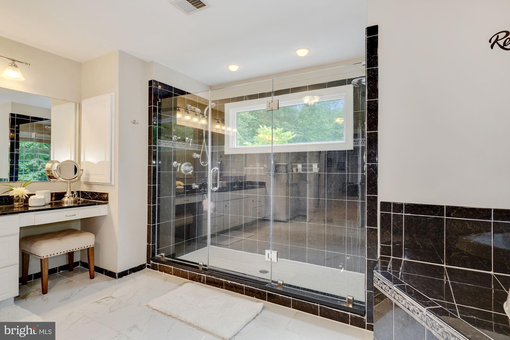 KNOLLWOOD - Residential