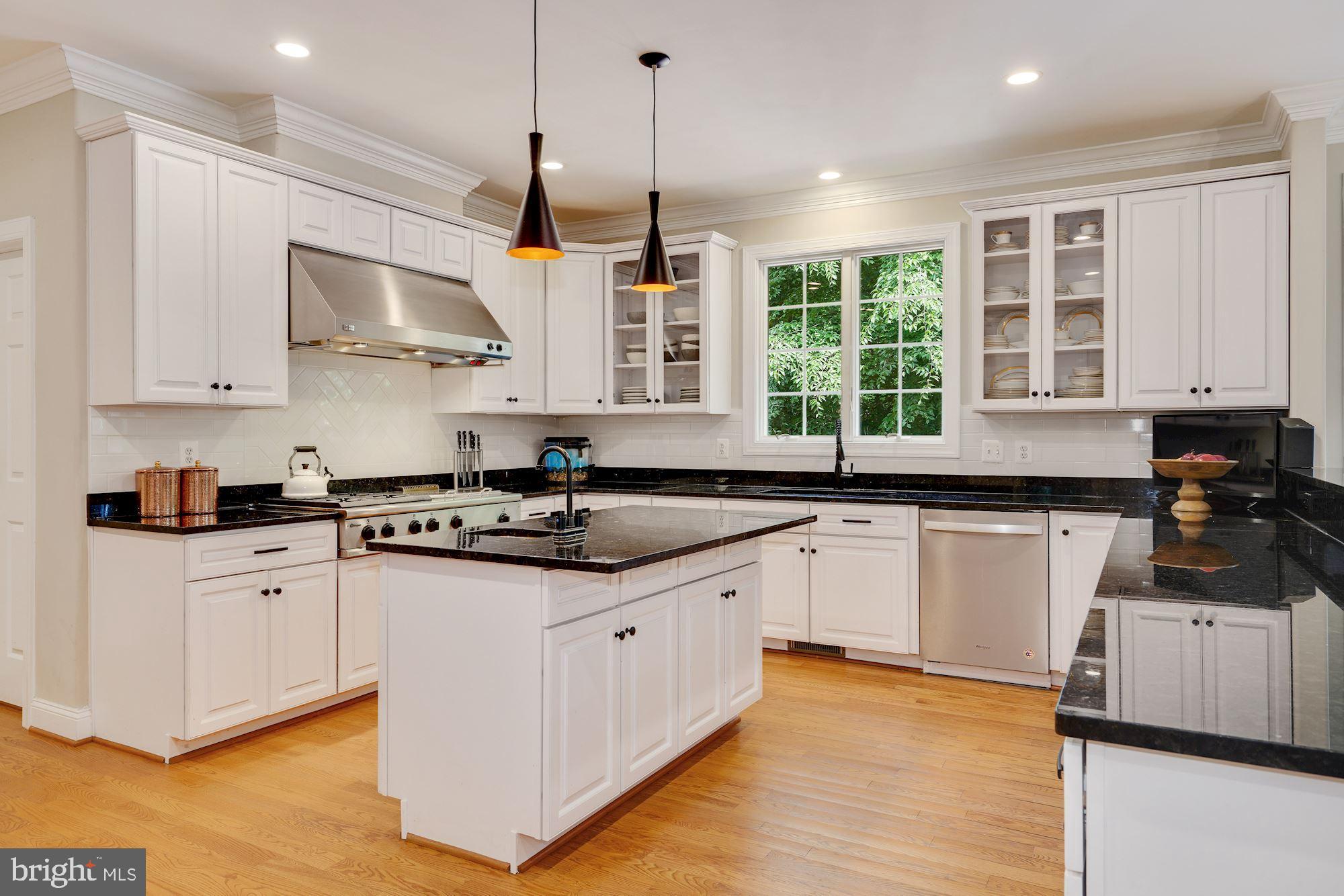 KNOLLWOOD - Residential