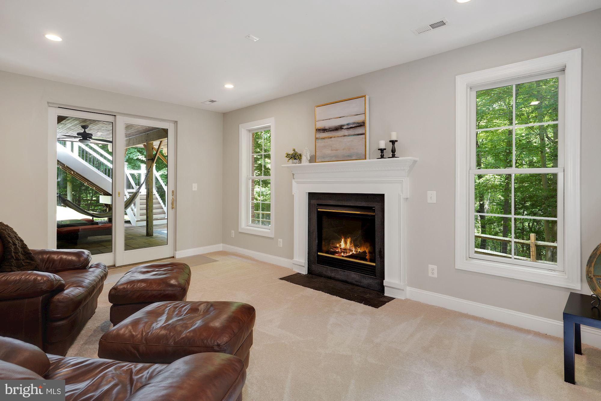 KNOLLWOOD - Residential