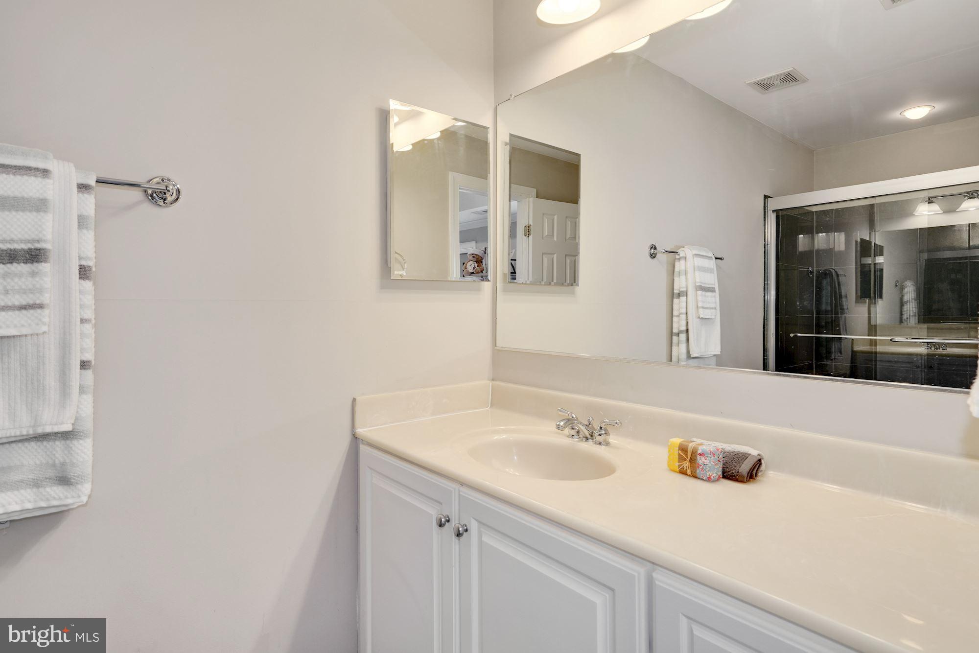 KNOLLWOOD - Residential