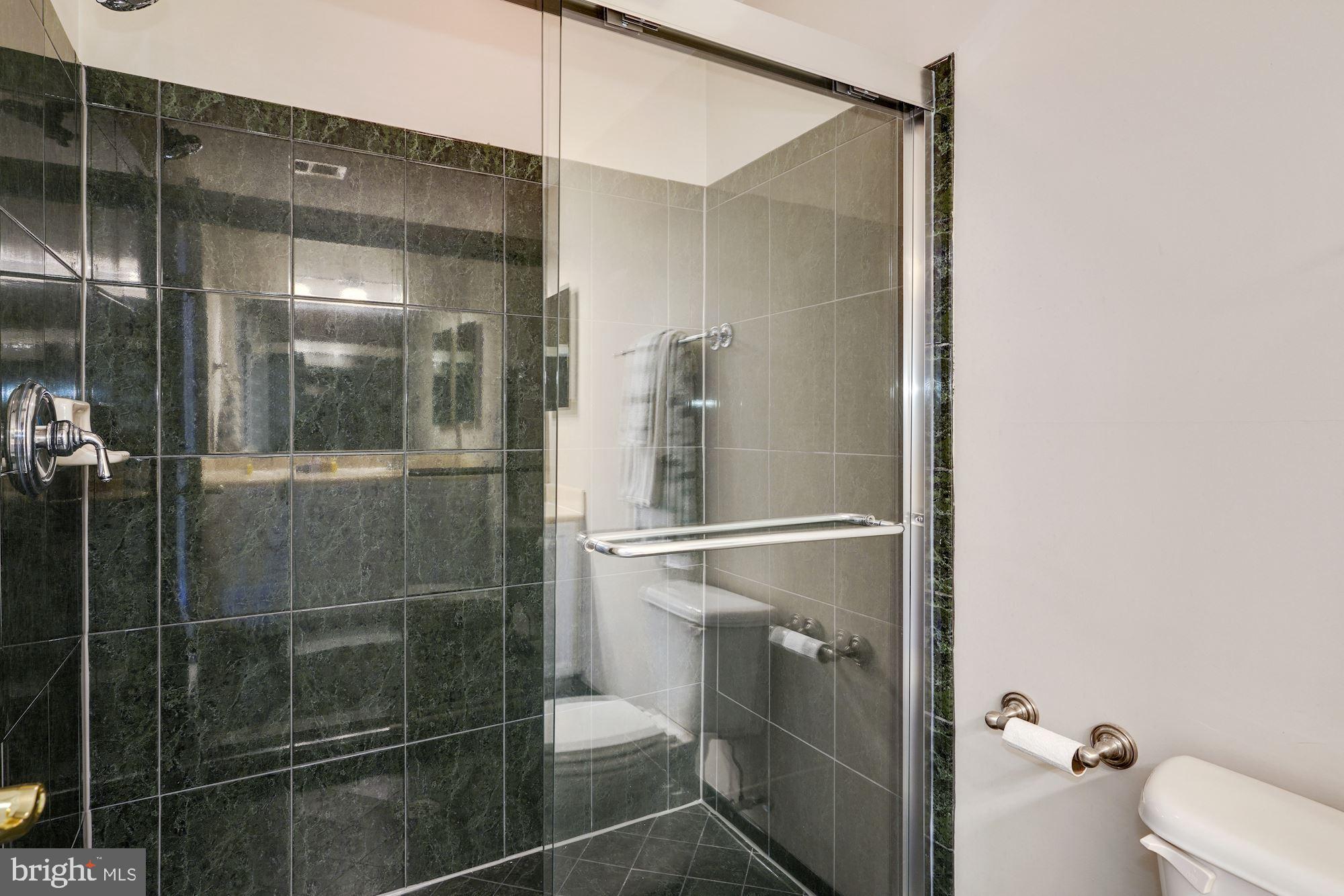 KNOLLWOOD - Residential