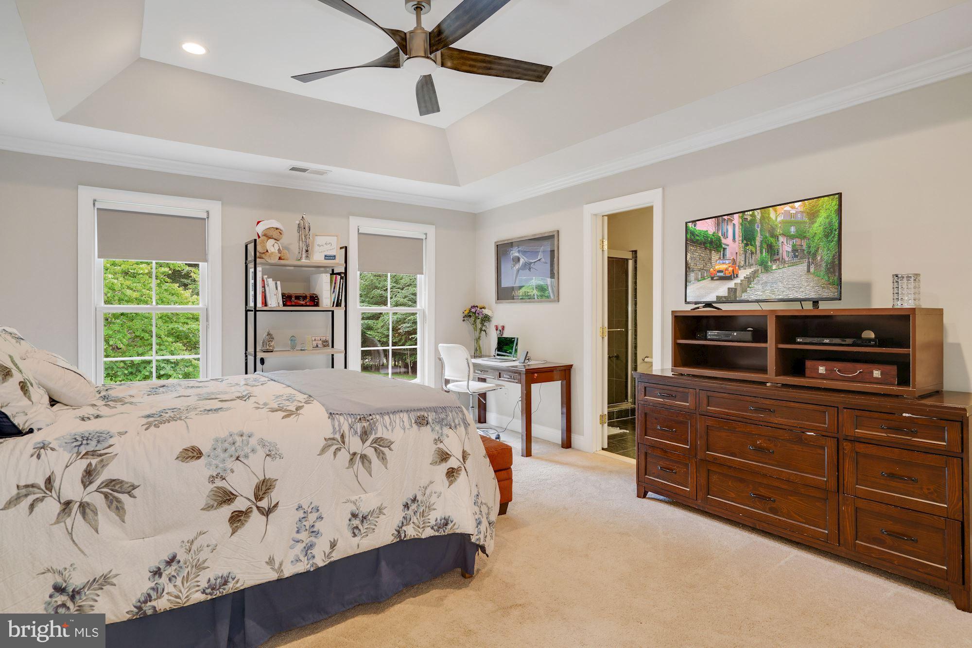 KNOLLWOOD - Residential