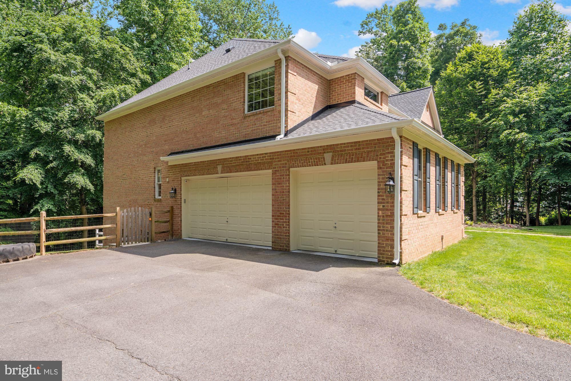 KNOLLWOOD - Residential