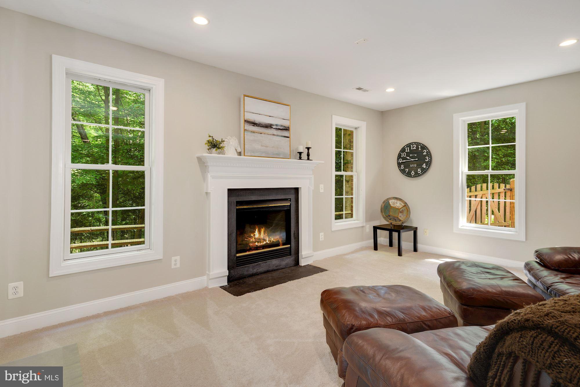 KNOLLWOOD - Residential