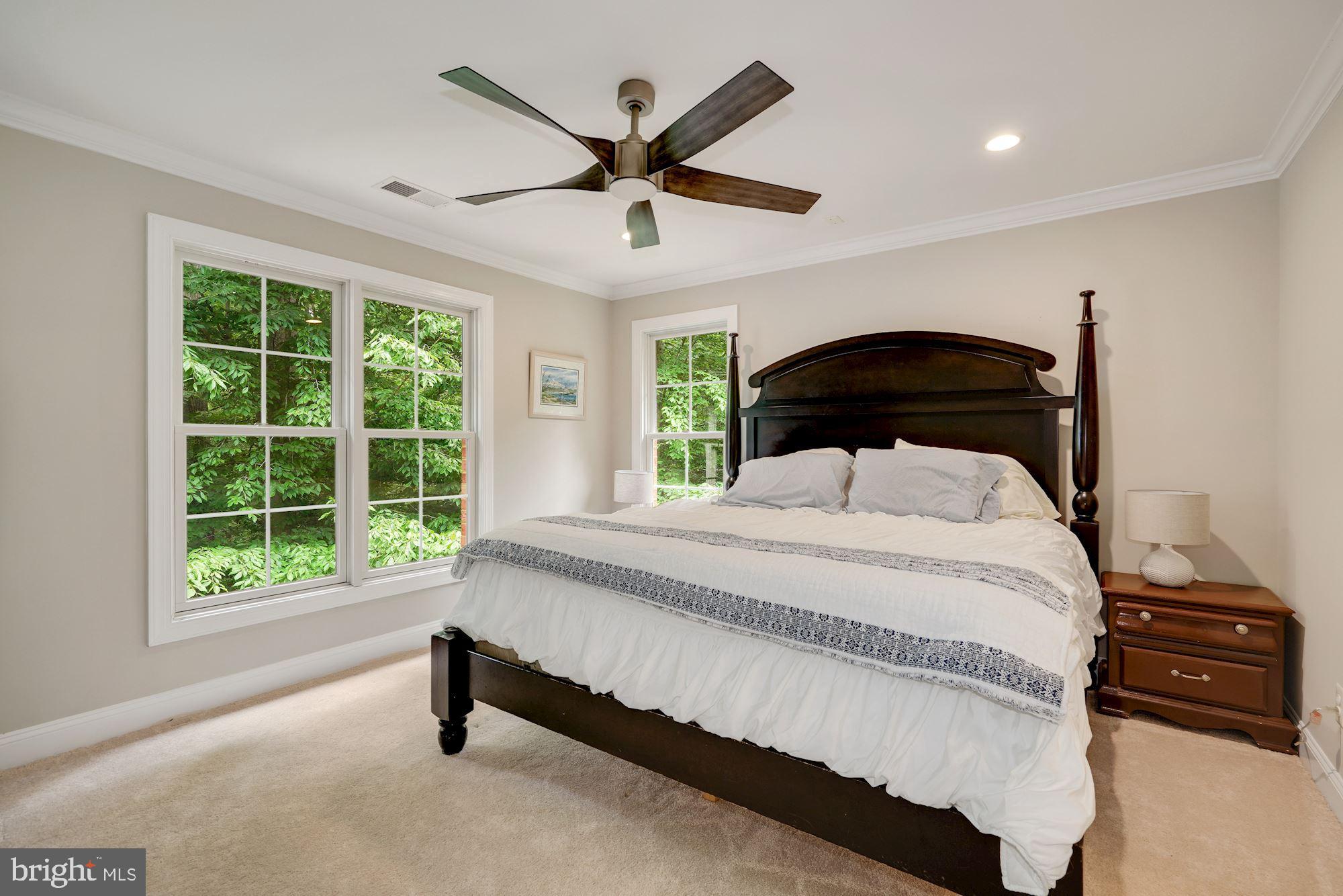 KNOLLWOOD - Residential