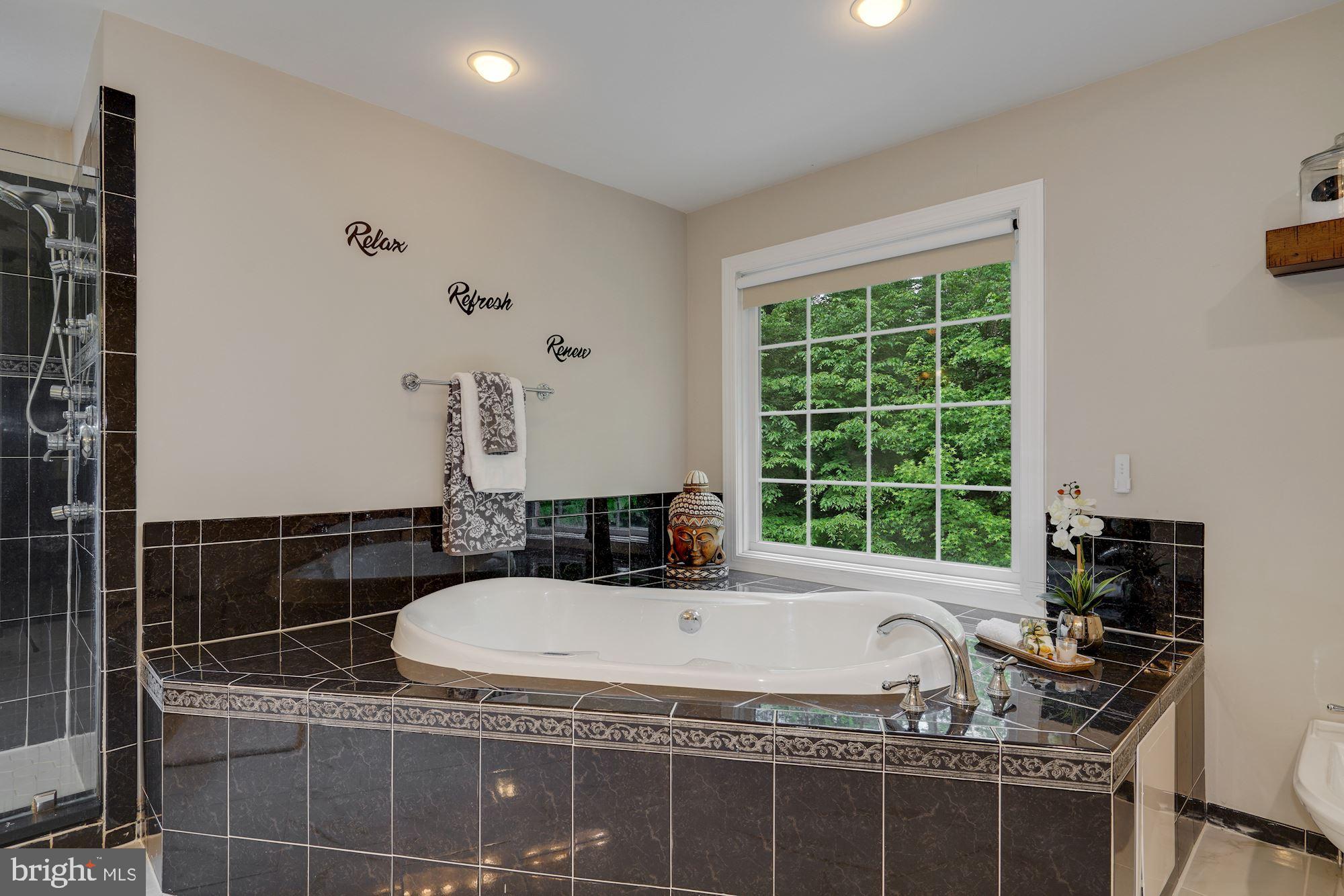 KNOLLWOOD - Residential